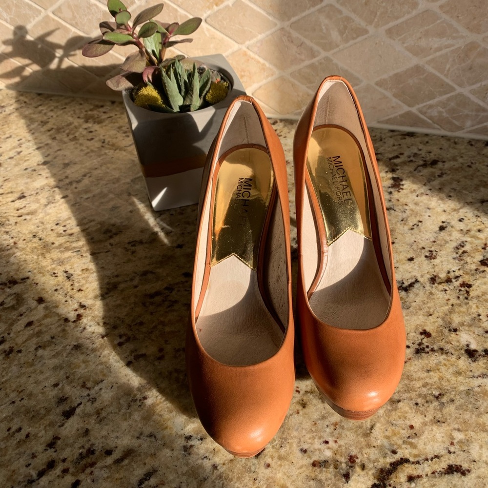 MICHAEL Michael Kors Cognac Leather Platform Pumps